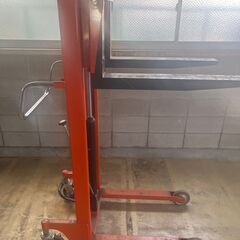 フォーク式ハンドリフター足踏み油圧式：引取限定