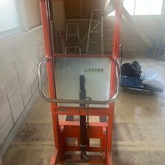 フォーク式ハンドリフター足踏み油圧式：引取限定