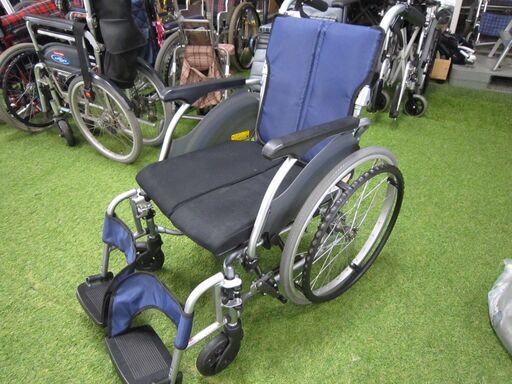 【中古】　車椅子　MIKI CRT　自走式