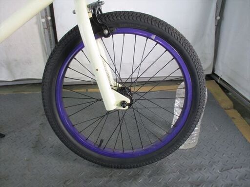 D556 ☆25800円☆ BMX中古自転車 マングース【20インチ アイボリー