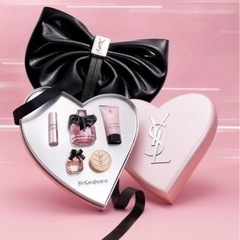 YSL イヴ・サンローラン ハート ギフトボックス YSL イヴ・サンローラン ハート ギフトボックス