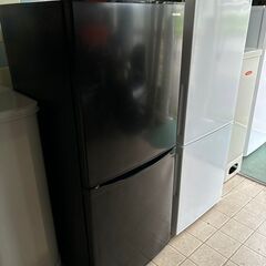 2023年製◆【アイリスオーヤマ】2ドア 冷凍冷蔵庫 ブラック 142L IRSD-14A 大容量冷蔵室 3段引き出し冷凍庫 LED庫内灯◆