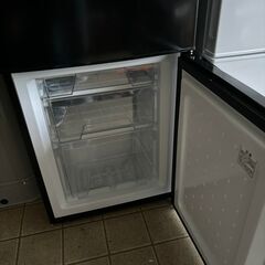 2023年製◆【アイリスオーヤマ】2ドア 冷凍冷蔵庫 ブラック 142L IRSD-14A 大容量冷蔵室 3段引き出し冷凍庫 LED庫内灯◆