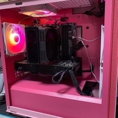 ピンクのゲーミング PC