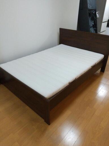 IKEAダブルベッド