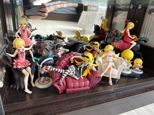 物語シリーズ　フィギュア\n