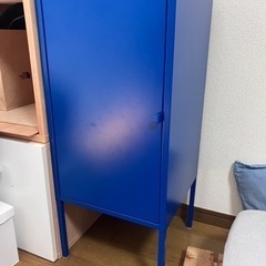 IKEA 扉付きキャビネット　青