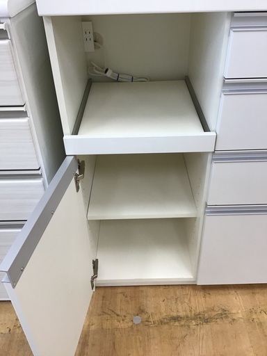 【トレファク神戸新長田】ホワイトの食器棚入荷しました！!【取りに来れる方限定】 トレファク神戸新長田】ホワイトの食器棚入荷しました