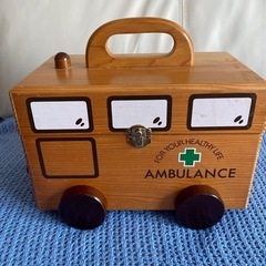 昭和レトロ　木製　走る救急車の救急箱　美品　立てて収納　大容量