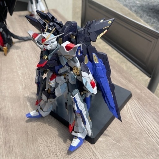 ストライクフリーダム　ガンダム　プラモ　完成品