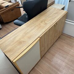 ▼値下げ▼【展示品・未使用品】木目調サイドボード 収納棚 ファブリック 日本製 参考価格69,990円💳自社配送時🌟代引き可💳※現金、クレジット、スマホ決済対応※