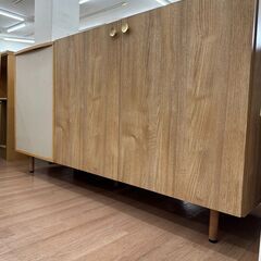 ▼値下げ▼【展示品・未使用品】木目調サイドボード 収納棚 ファブリック 日本製 参考価格69,990円💳自社配送時🌟代引き可💳※現金、クレジット、スマホ決済対応※