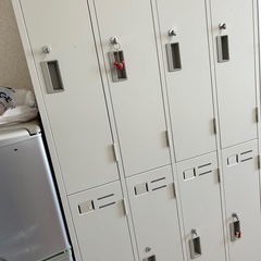 ロッカー　８名用