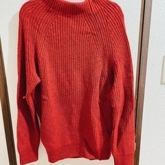 無印良品　赤いセーター
