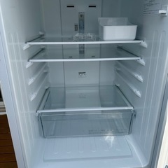 【美品】2021年製造 ハイセンス ノンフロン冷凍冷蔵庫154L ホワイト！