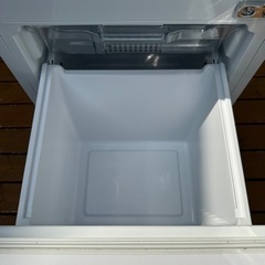【美品】2021年製造 ハイセンス ノンフロン冷凍冷蔵庫154L ホワイト！