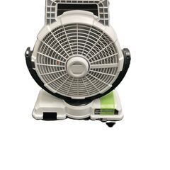 makita製　18Vバッテリー付き充電式ファン（型番CF203DZW)