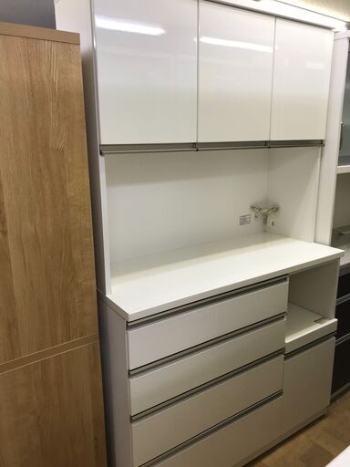 【FU853】★ 3枚扉食器棚  レンジボード  ホワイト  シンプル 大容量  ファミリータイプ    モイス加工  ソフトクローズ  キッチン収納家具  クリーニング済 堺市 深井 【ジャングルジャングル深井店】