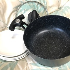 両手鍋20㎝　テフロン　おまけのお皿付き