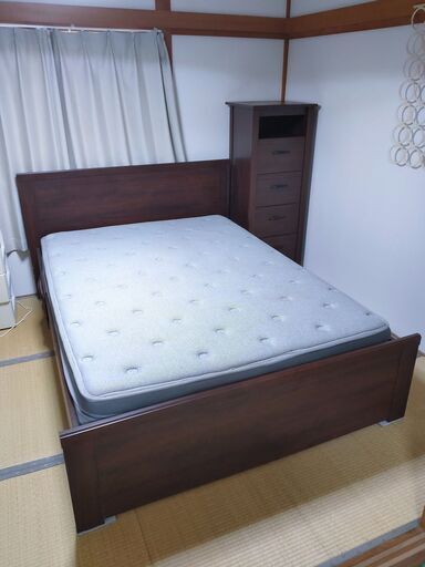 発送可能 イケア　IKEA ブルサリ　BRUSALI ダブルベッドフレーム　マットレス　４段チェスト　セット