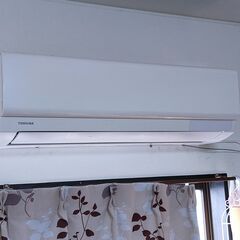 TOSHIBA 壁掛けエアコン RAS-H221R 2021年製