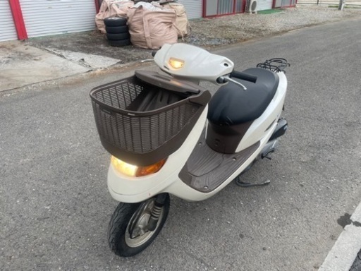 新品シート張り替え！カゴ付き！低燃費なFI車！最終型ディオチェスタ
