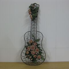 壁掛け 金属製 ギター型 造花 フェイクフラワー 薔薇 バラ 幅...