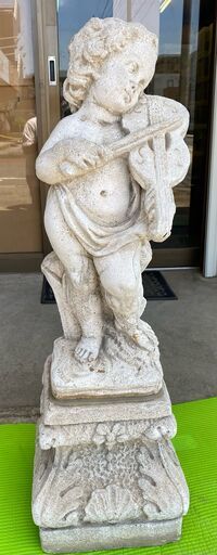 千葉直接引取　バイオリンを弾く子供 中世ヨーロッパ風 石膏像 置物 オブジェ ガーデンファニチャー デッサン像 アンティーク レトロ