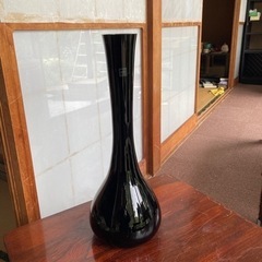 花瓶　HOW ガラス製