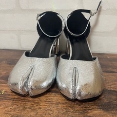 靴/バッグ 靴 サンダル　シルバー　24.5cm
