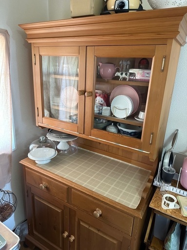 カントリー家具　食器棚