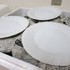 お店でも個人でも！白い陶器のお皿(直径17cm)120枚セットを...