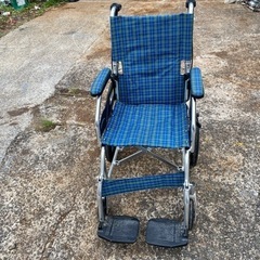 KADOKURAのブルーとグリーンのチェック柄車椅子
