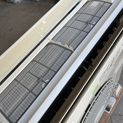 お取引先確定】HITACHI ルームエアコン 白くまくん RAS-AJ22J 2019年製 