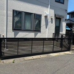 電動跳ね上げ式門扉