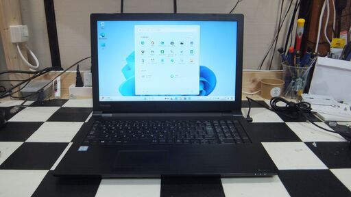 東芝ノートパソコン　Core i3 7100U搭載マシン