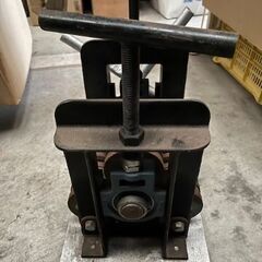 山九　D型ガイドの3本ロールベンダー 山九 D型ガイドの3本ロールベンダー