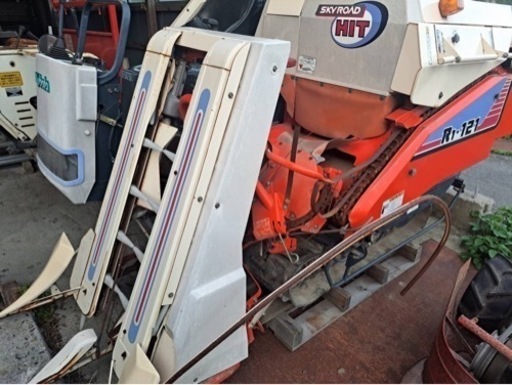 コンバイン　Kubota R1 121