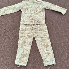 米軍現用砂漠デジタル迷彩服（170cmから180cmくらいまで）