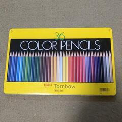 色鉛筆と大きな塗り絵のセット