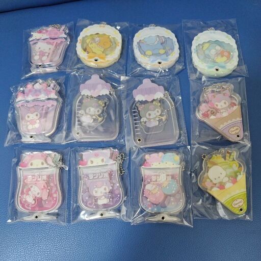 価格相談◎ バラ売り◎新品 サンリオ カスタムアクリルチャーム12個