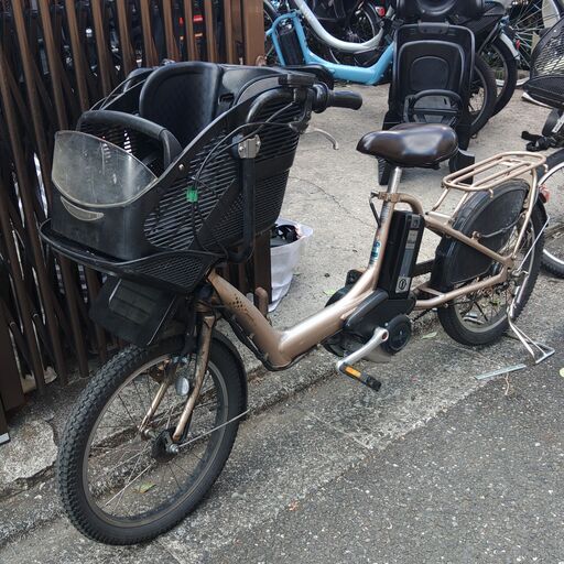 Ｆ21土日も️お子様といろいろなタイプの電動自転車ご試乗可能  電動自転車・リサイクル専門店　　ご試乗をしてから、ご購入できます。  ️２０インチ、チャイルドシート、２人乗り、３人乗り、１人乗り電動自転車  バカ良心的な電動自転車屋１００日間・安心の無料点検・️無料交換保証サービス付き  後ろチャイルドシートを大きめのかごに変更のオプション無料です。  バッテリーは新品の９０％以上の性能です。  １回の充電で３０Ｋｍ程度走行可能で