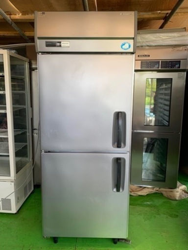 縦型2ドア冷蔵庫　636リットルSRR-K781L 2019年