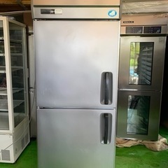 縦型2ドア冷蔵庫　636リットルSRR-K781L 2019年