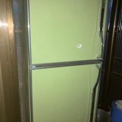レトロな昭和の冷蔵庫
