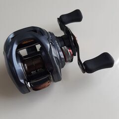 16 ジリオン SV TW 7.3 右ハンドル ダイワ ベイトリール 釣具 管理No.KR003