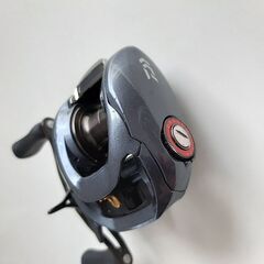 16 ジリオン SV TW 7.3 右ハンドル ダイワ ベイトリール 釣具 管理No.KR003