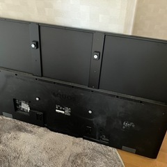 壁掛けテレビ　薄型　60インチ