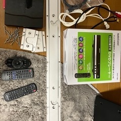 壁掛けテレビ　薄型　60インチ