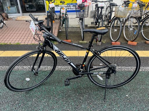 リサイクルショップどりーむ天保山店　No1209　クロスバイク　自転車　黒色　２８インチ　３×７段ギア付き　air-on